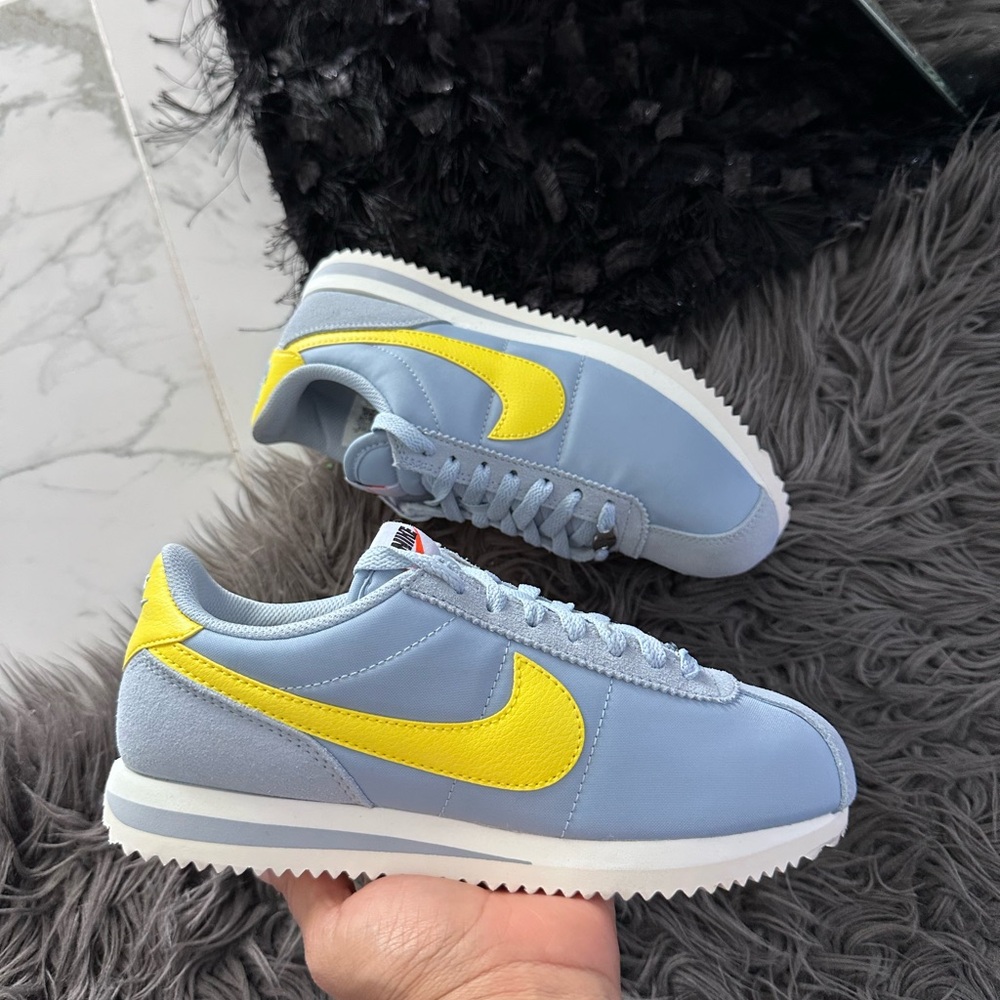 Nike Cortez - Picture 5 of 10